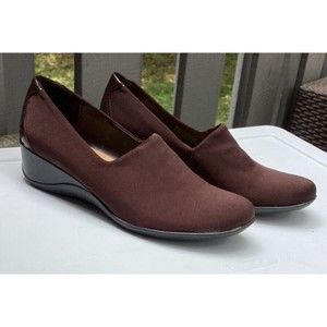 Naturalizer woman brown slip on loafers wedge low heel shoe stretchy sz 9 N